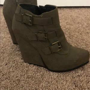 Army Green wedges bootie